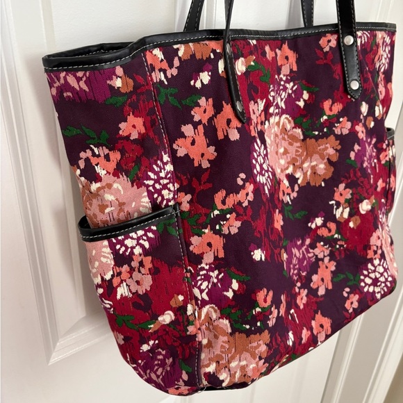 Merona Red Floral Tote Bag - Picture 2 of 7